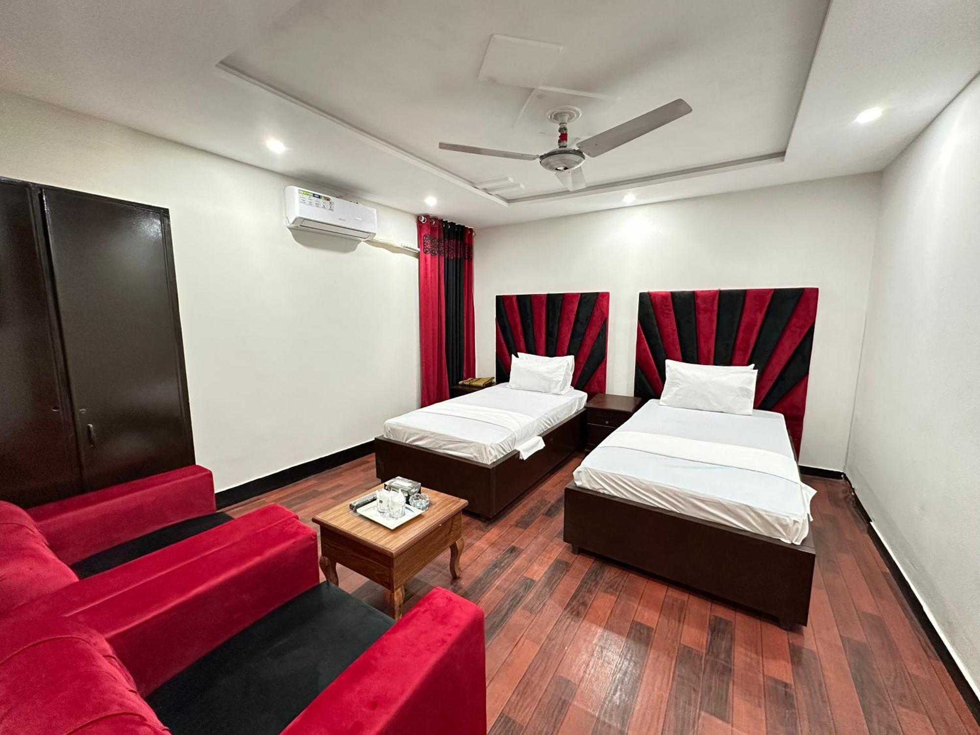 Decent Lodge Guest House Islamabad Esterno foto