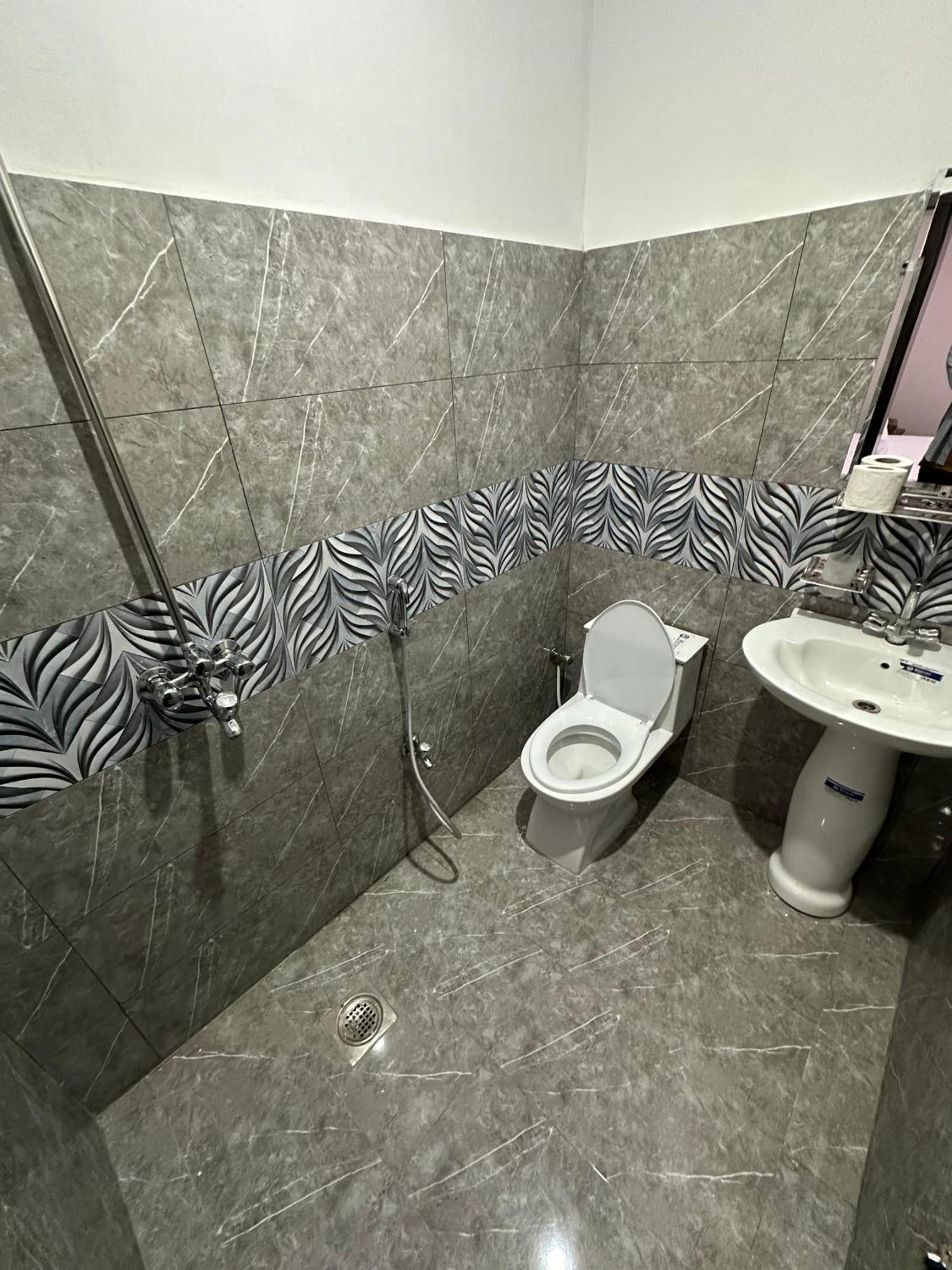 Decent Lodge Guest House Islamabad Esterno foto