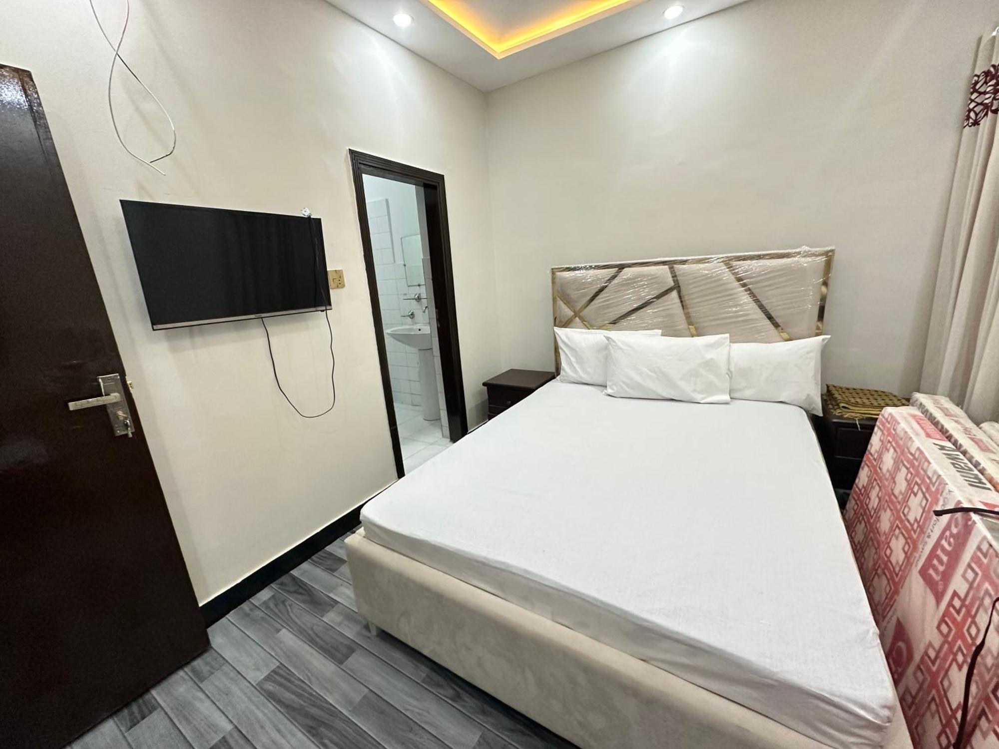 Decent Lodge Guest House Islamabad Esterno foto