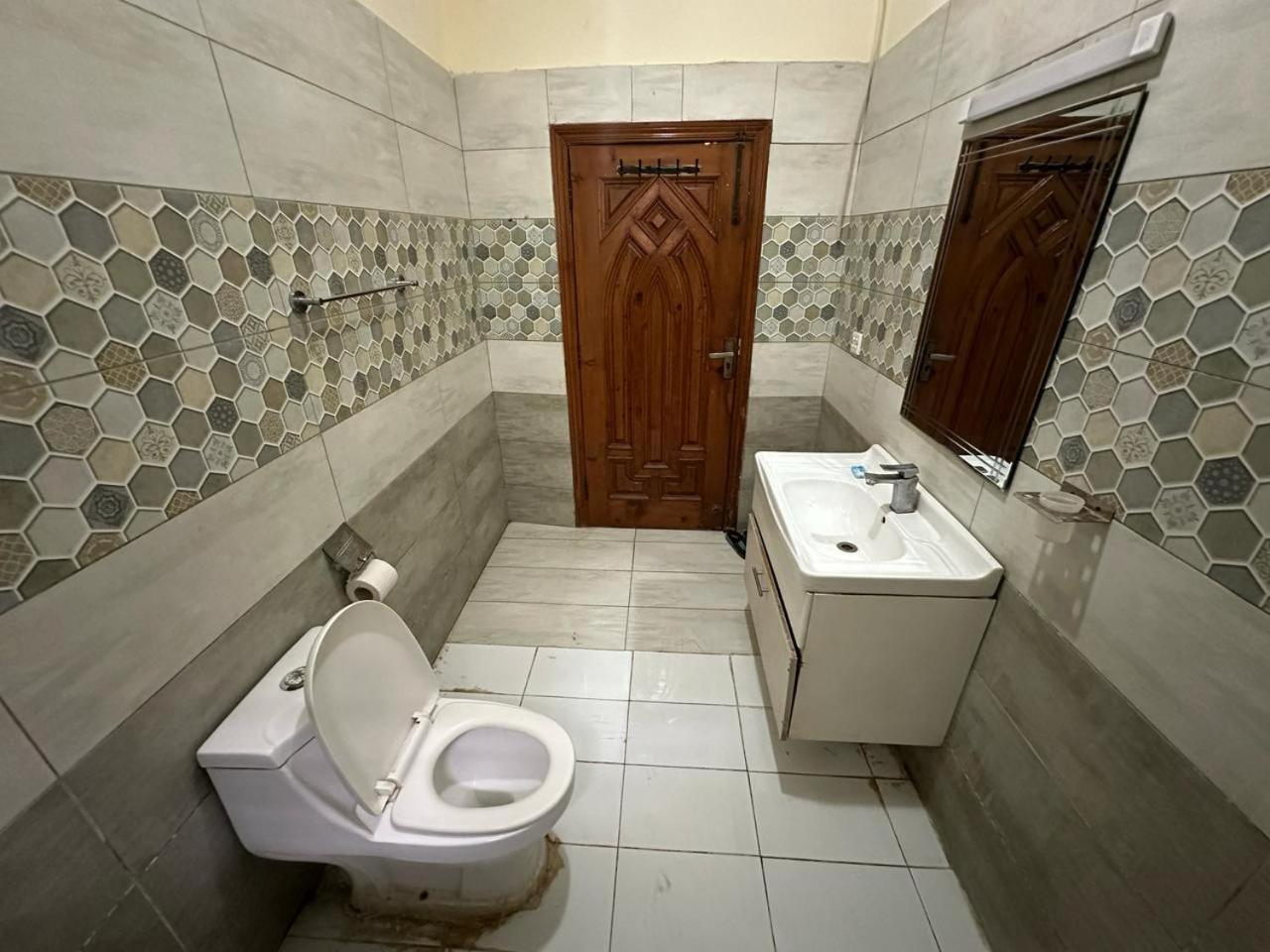 Decent Lodge Guest House Islamabad Esterno foto